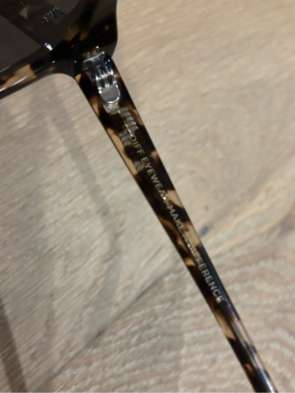 Diff Tortoiseshell Frame Sunglasses - Brown Lenses - Picture 4 of 4